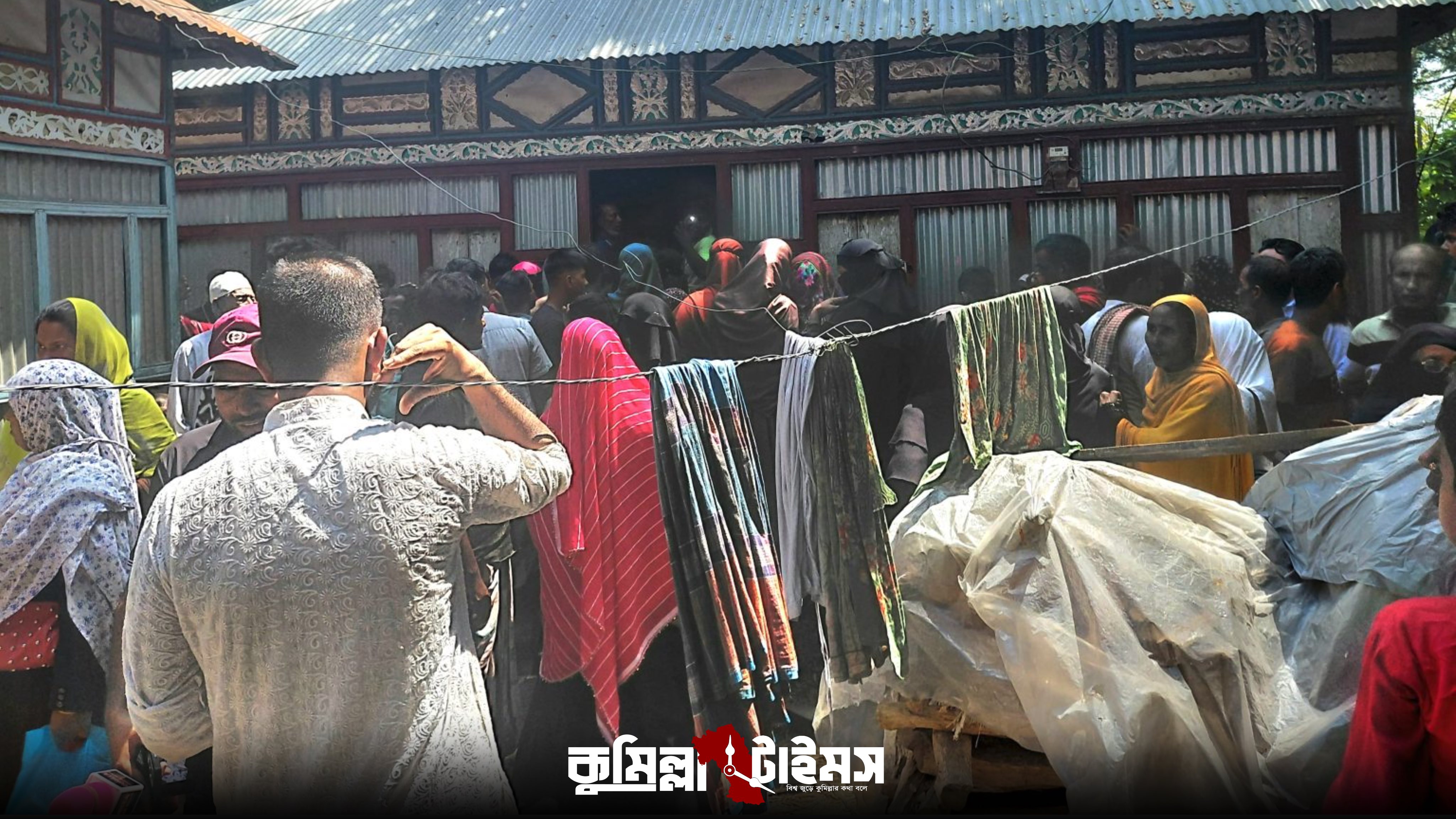 দেবিদ্বারে মাকে কুপিয়ে ও ৮ মাসের ভাতিজিকে আছাড় দিয়ে হত্যা, যুবক আটক